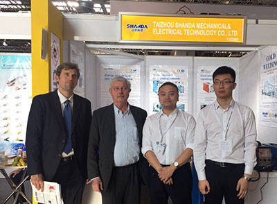 չ���F��